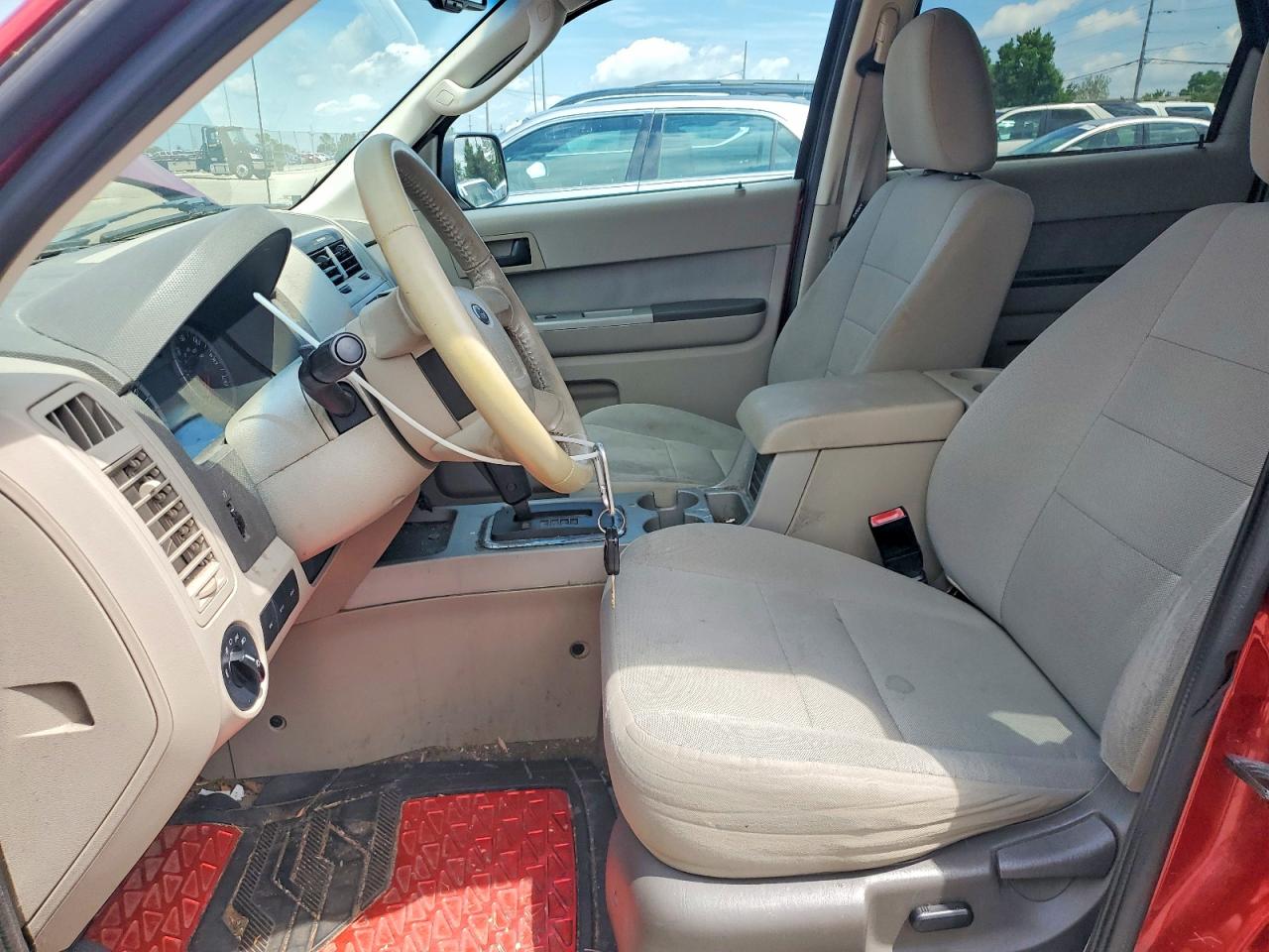 2010 FORD ESCAPE photo 13