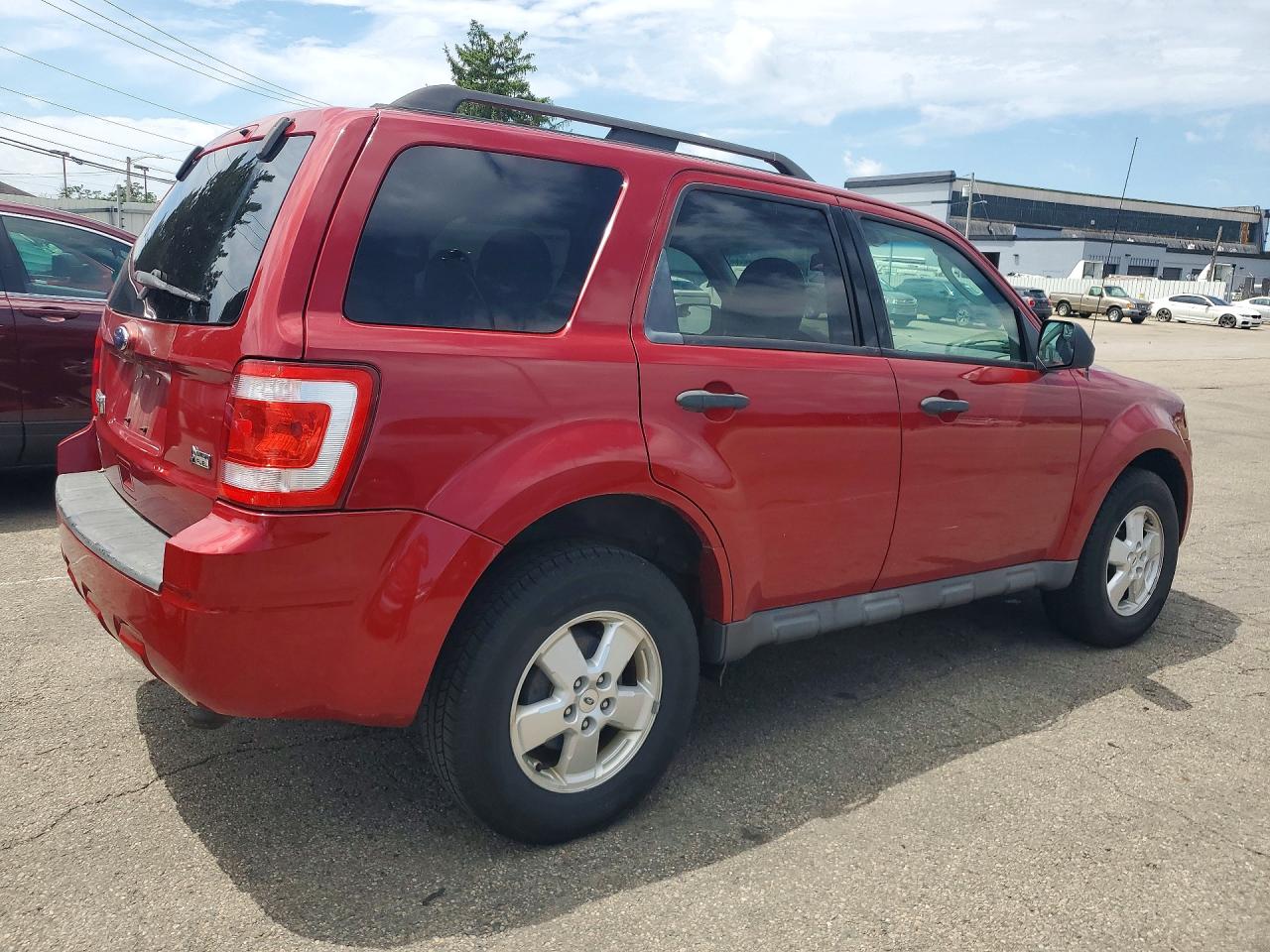 2010 FORD ESCAPE photo 5