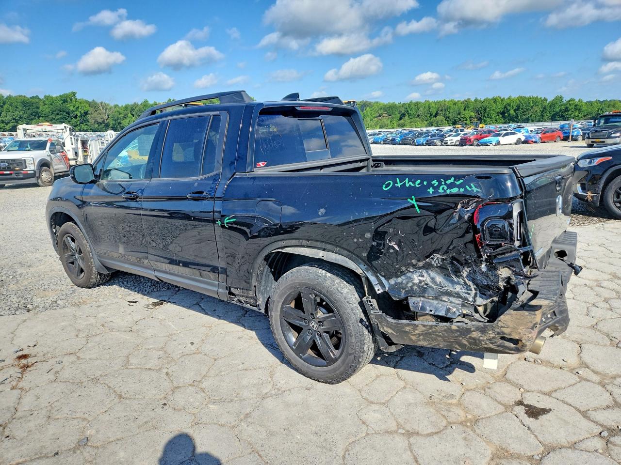 2022 HONDA RIDGELINE BLACK EDITION photo 4
