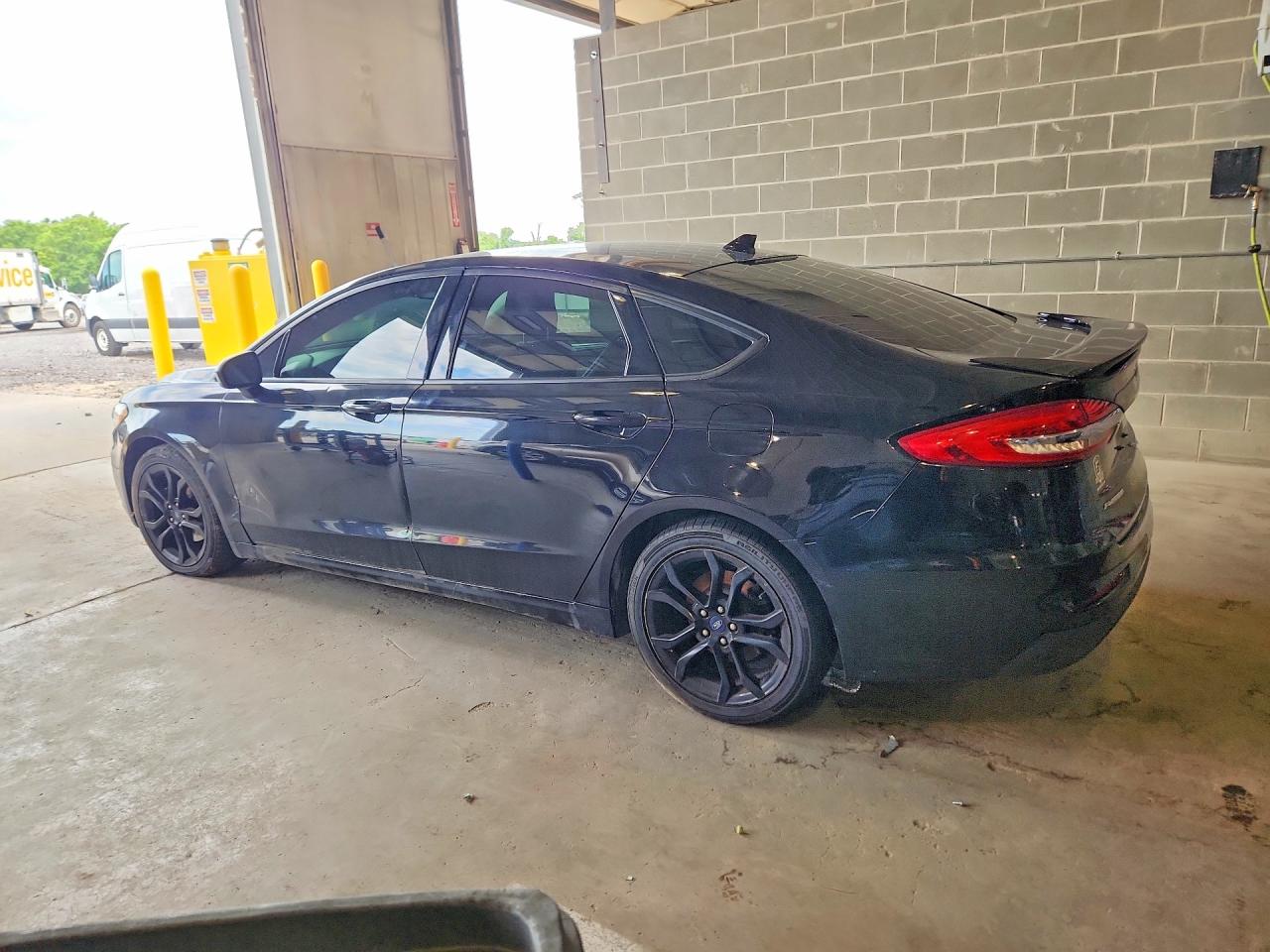 2019 FORD FUSION SE photo 3