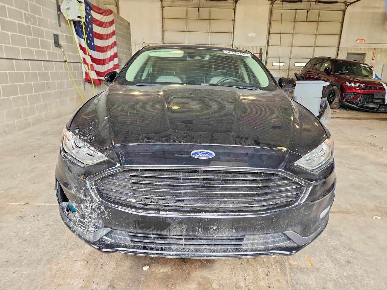 2019 FORD FUSION SE photo 9