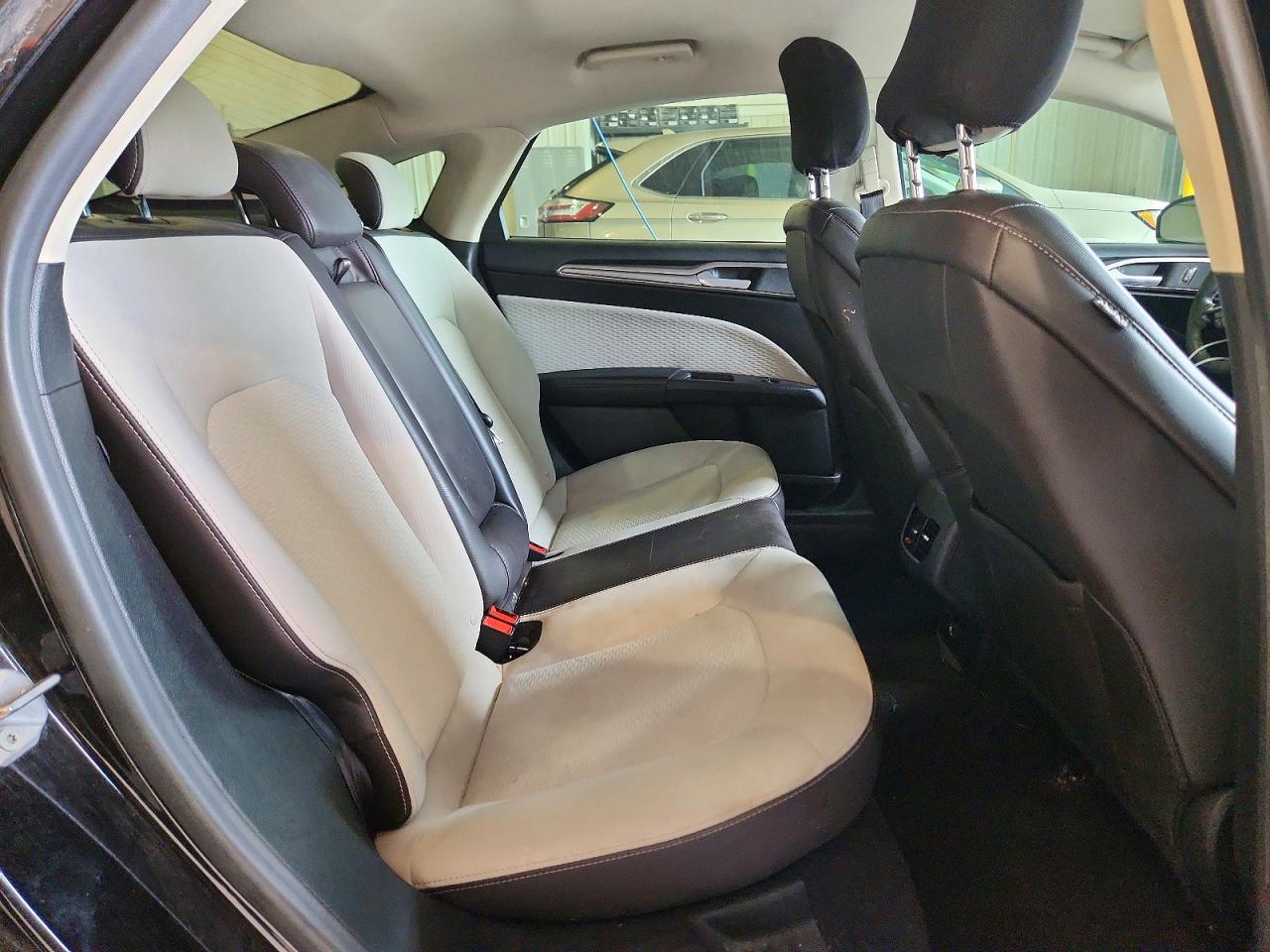 2019 FORD FUSION SE photo 19