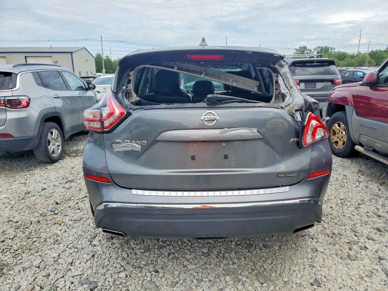 2017 NISSAN MURANO S photo 16
