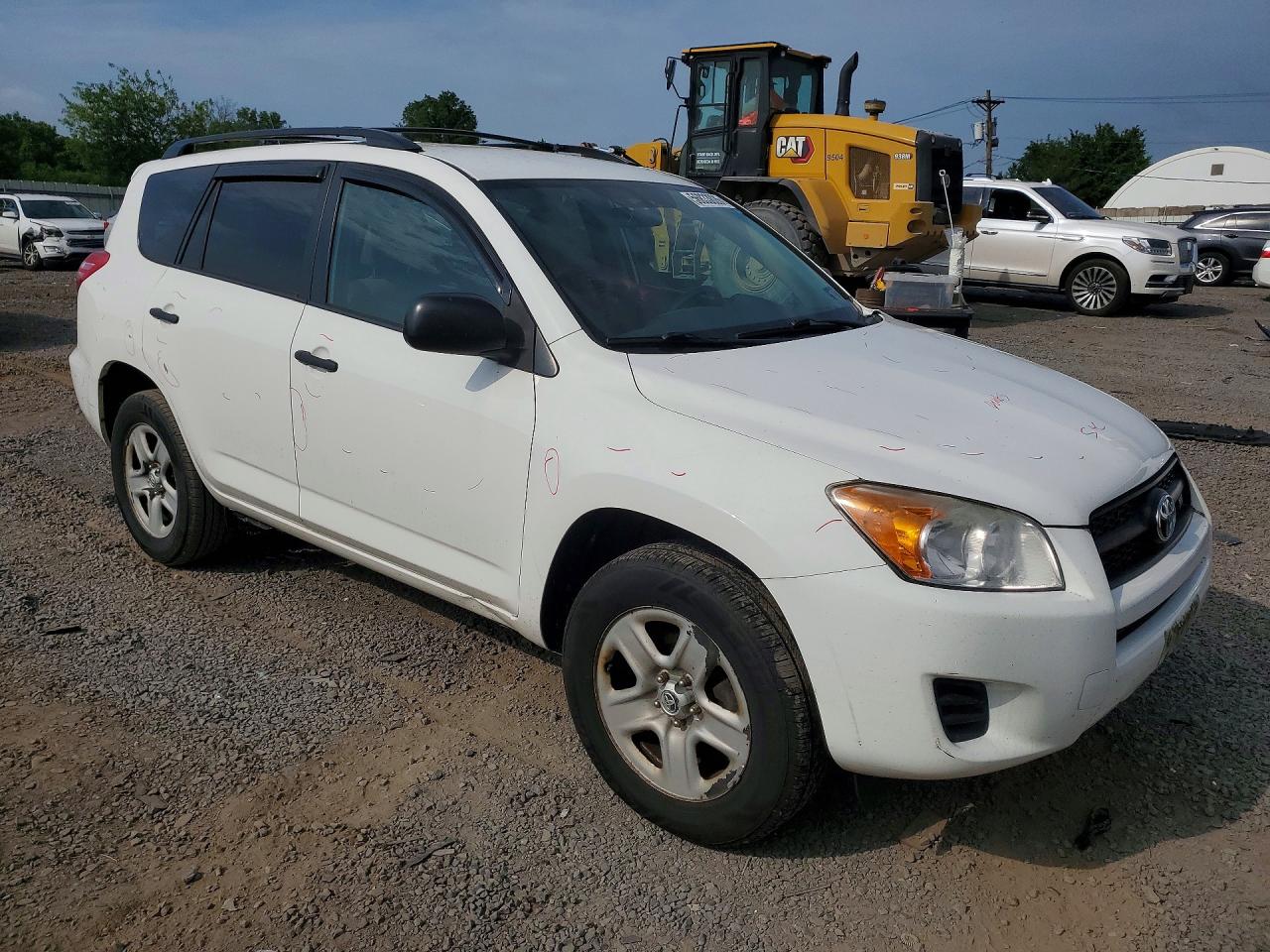2011 TOYOTA RAV4 BASE photo 4