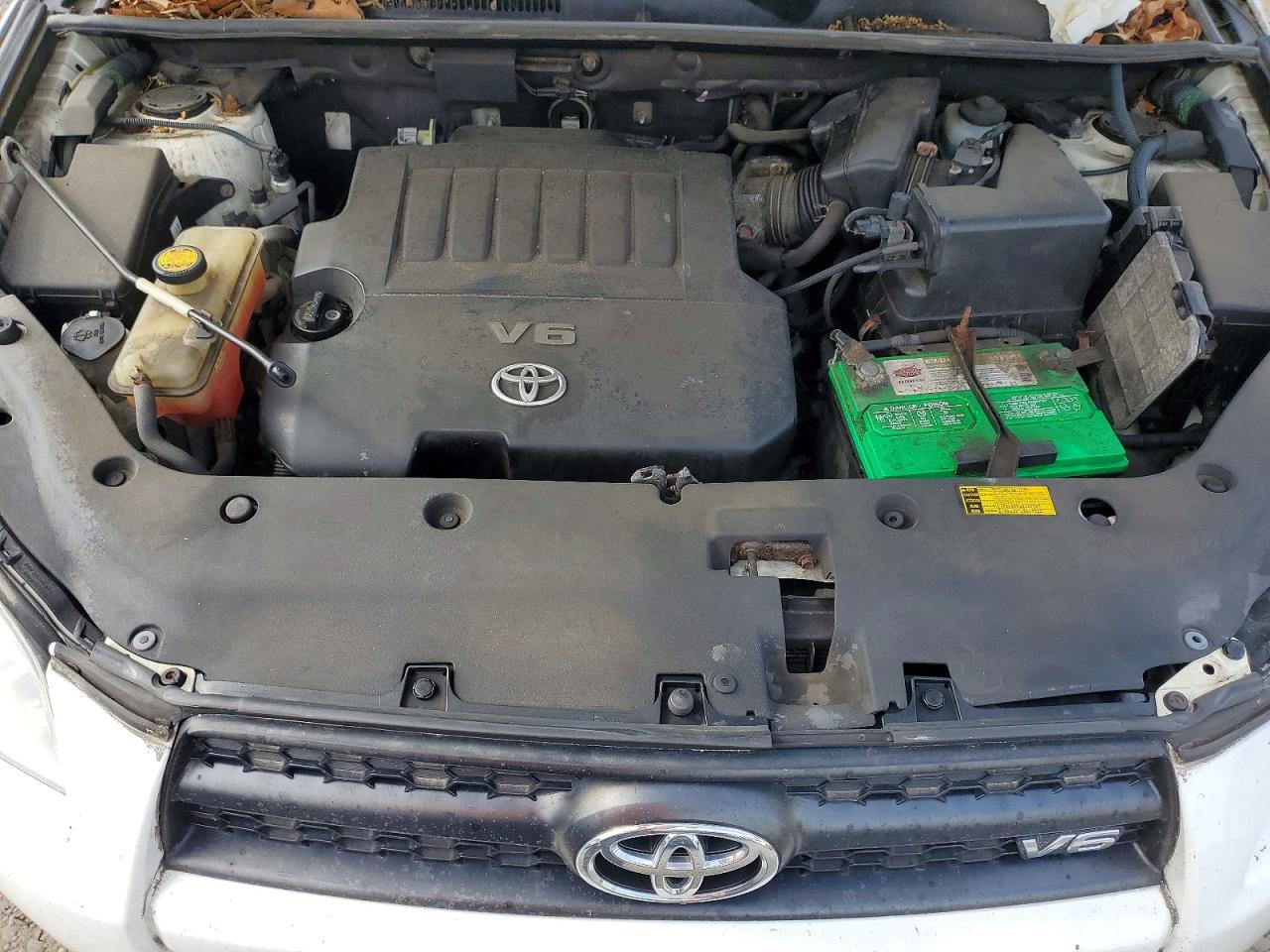 2011 TOYOTA RAV4 BASE photo 12