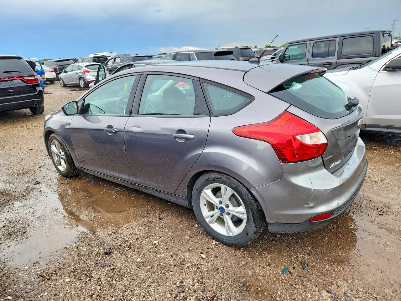 2014 FORD FOCUS SE photo 4