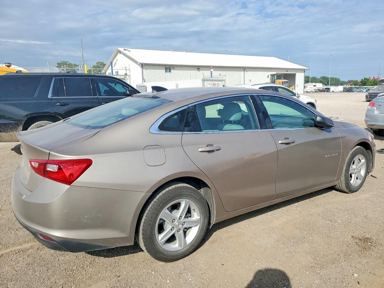 2023 CHEVROLET MALIBU LS photo 5