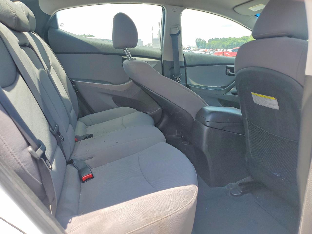 2015 HYUNDAI ELANTRA SE photo 19