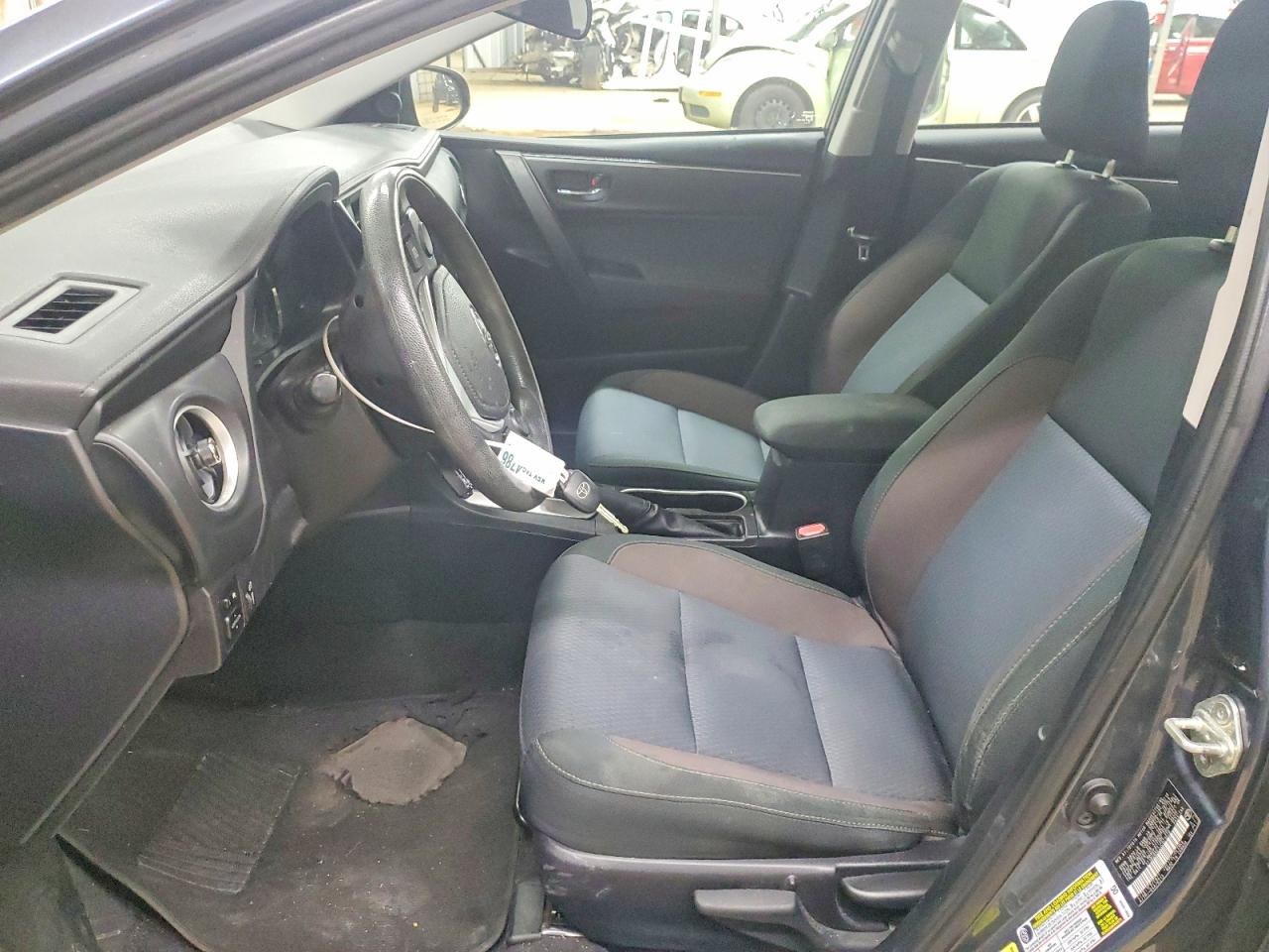 2018 TOYOTA COROLLA LE photo 19