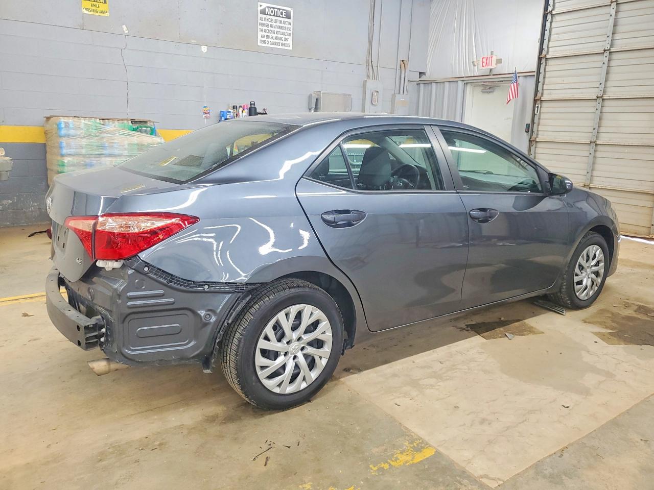 2018 TOYOTA COROLLA LE photo 7