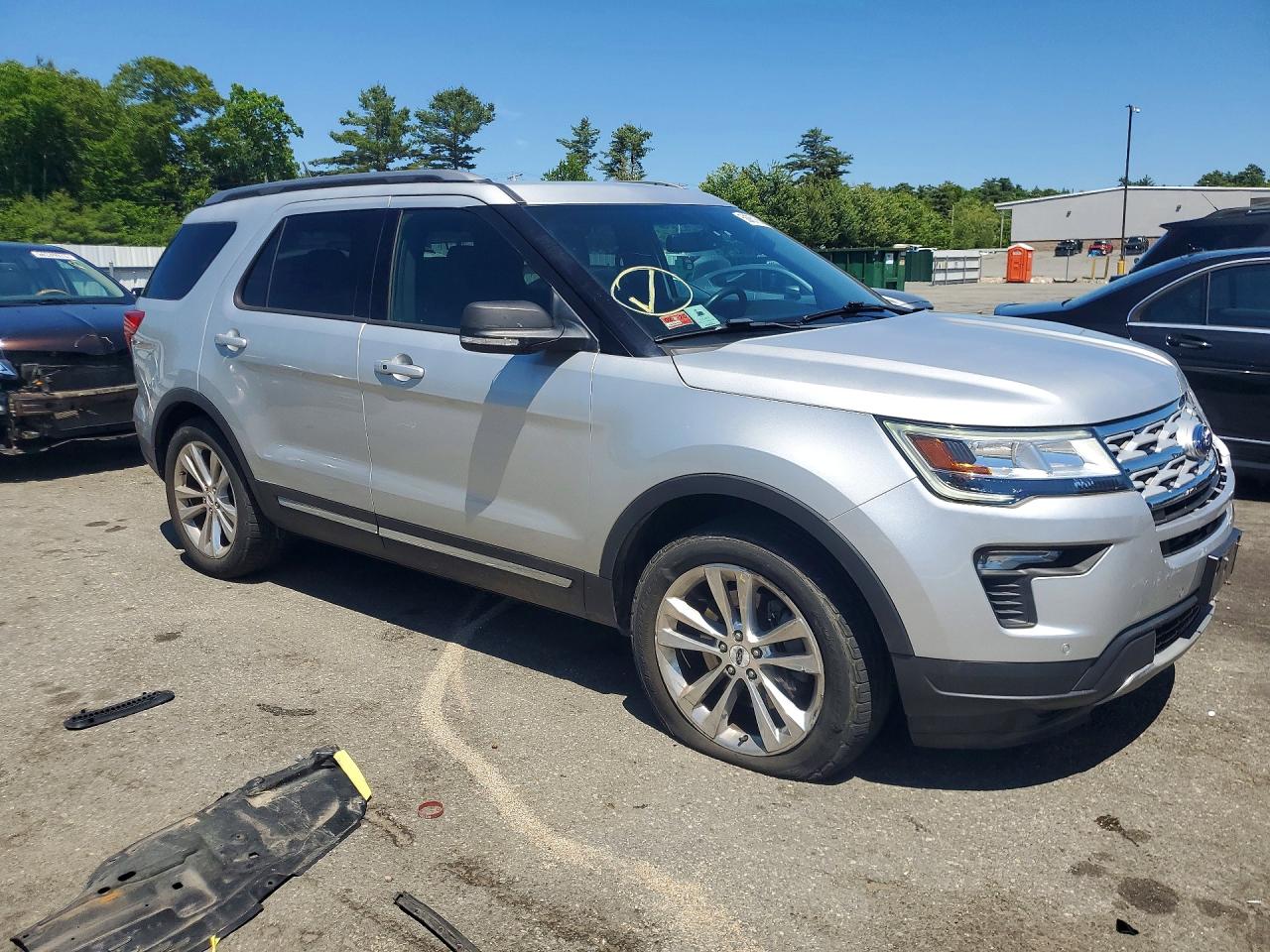 2019 FORD EXPLORER XLT photo 4