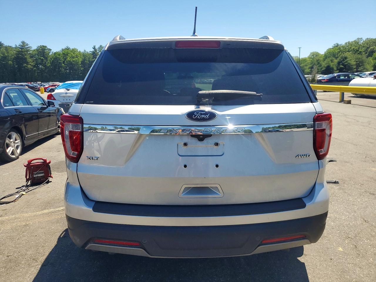 2019 FORD EXPLORER XLT photo 6