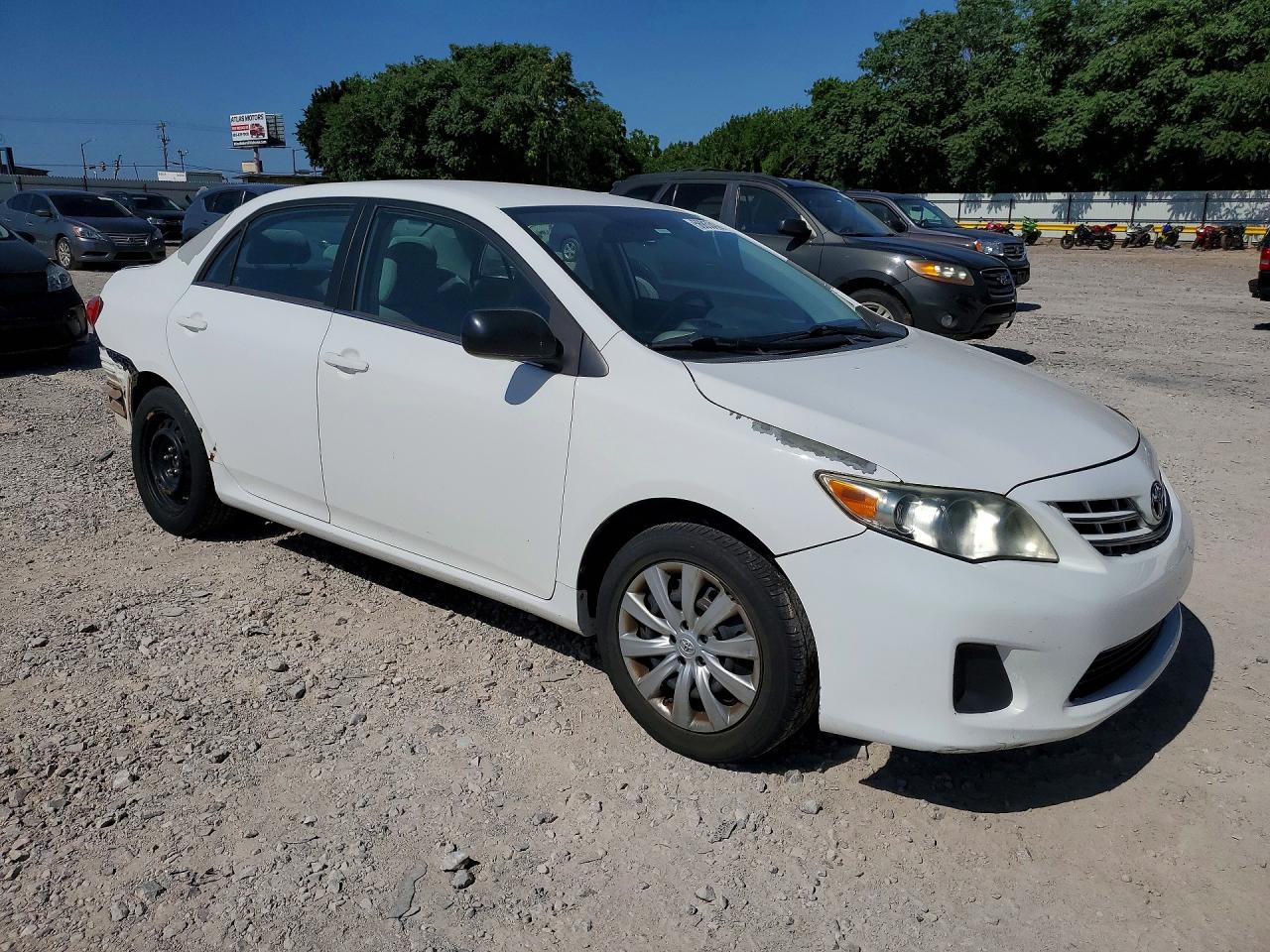 2013 TOYOTA COROLLA LE photo 7