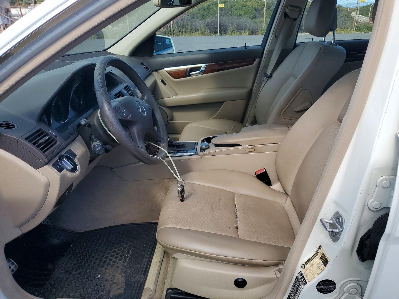 2011 MERCEDES-BENZ C 300 photo 7