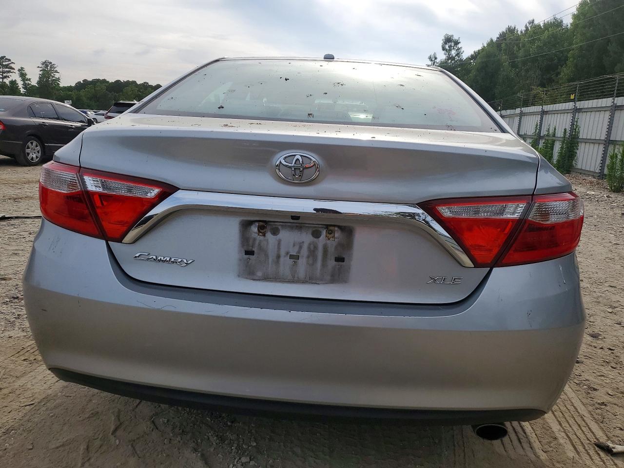 2017 TOYOTA CAMRY XLE photo 16