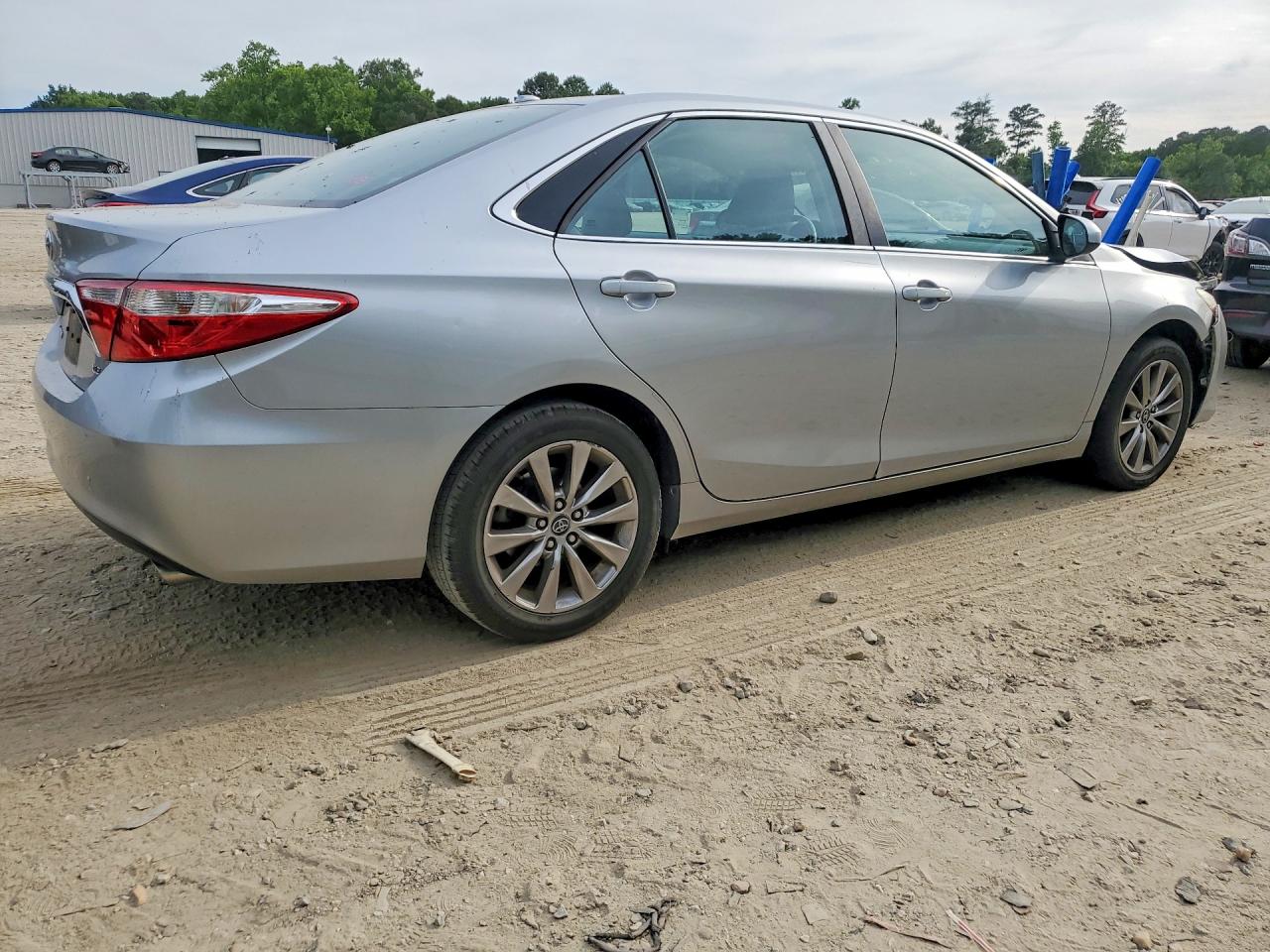 2017 TOYOTA CAMRY XLE photo 7