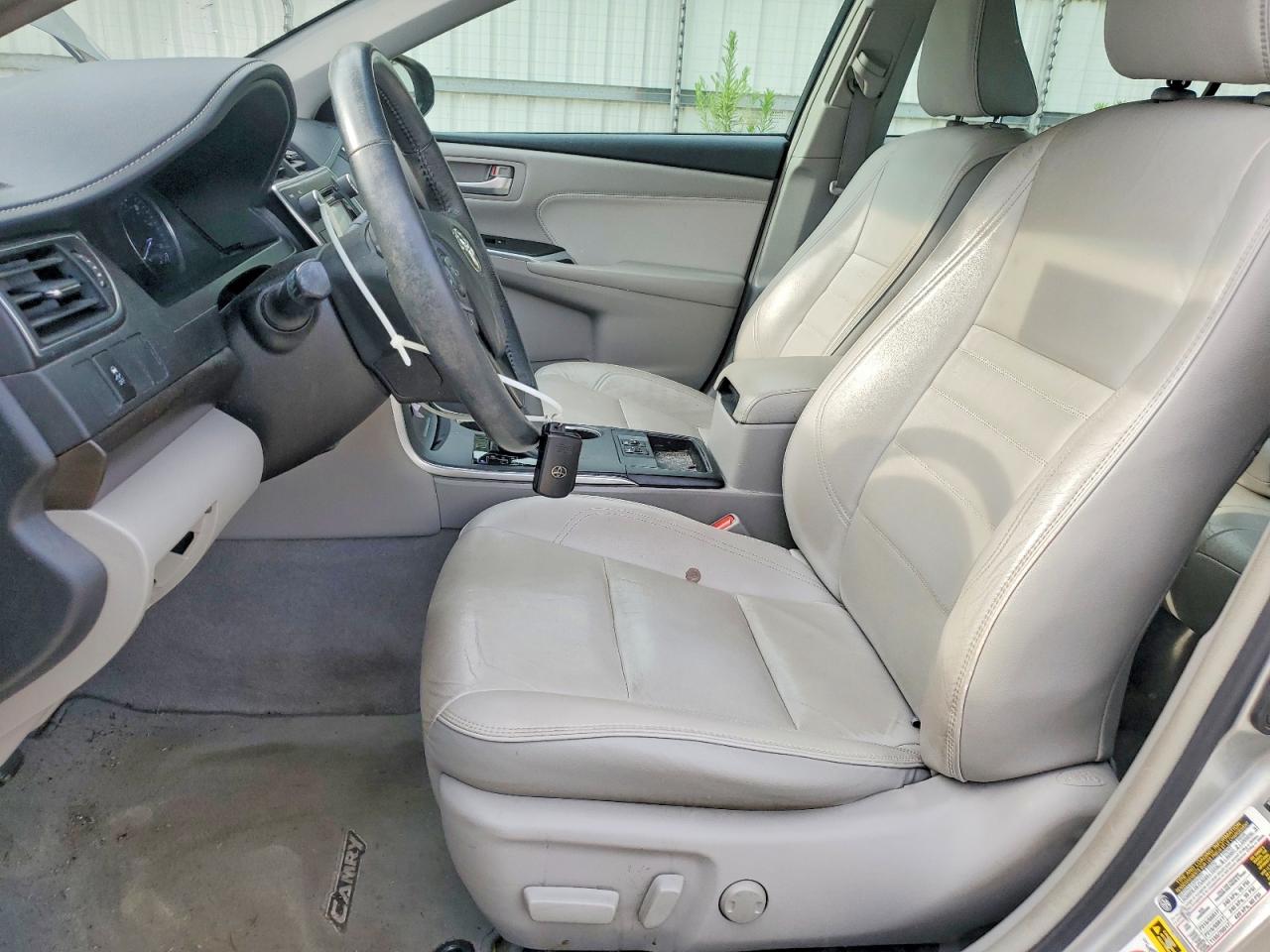 2017 TOYOTA CAMRY XLE photo 19