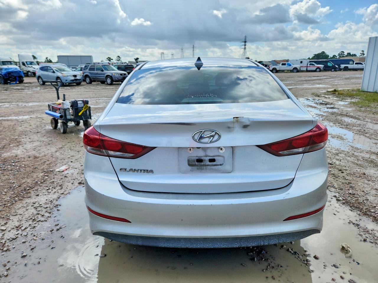 2017 HYUNDAI ELANTRA SE photo 11