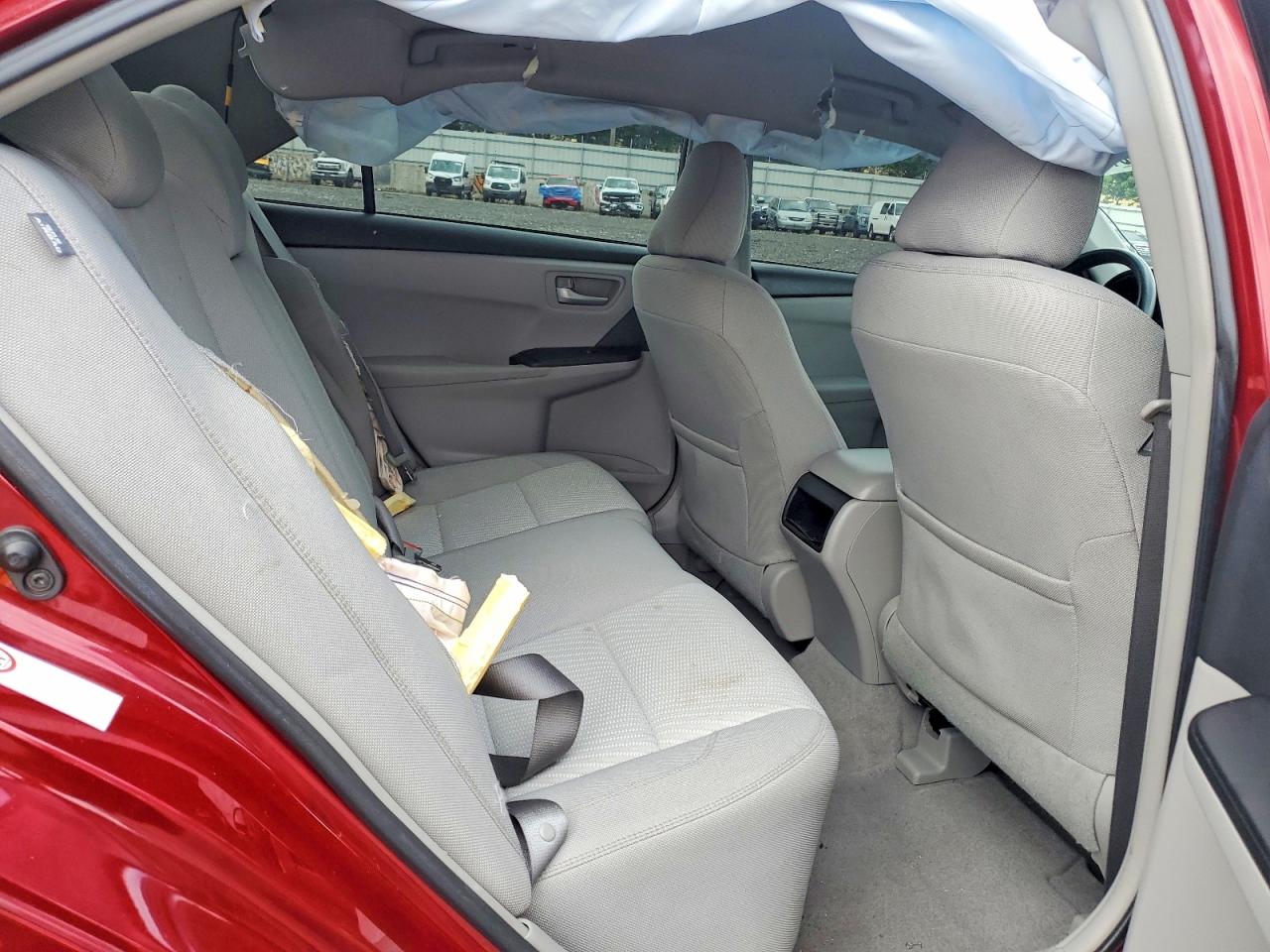 2016 TOYOTA CAMRY LE photo 10