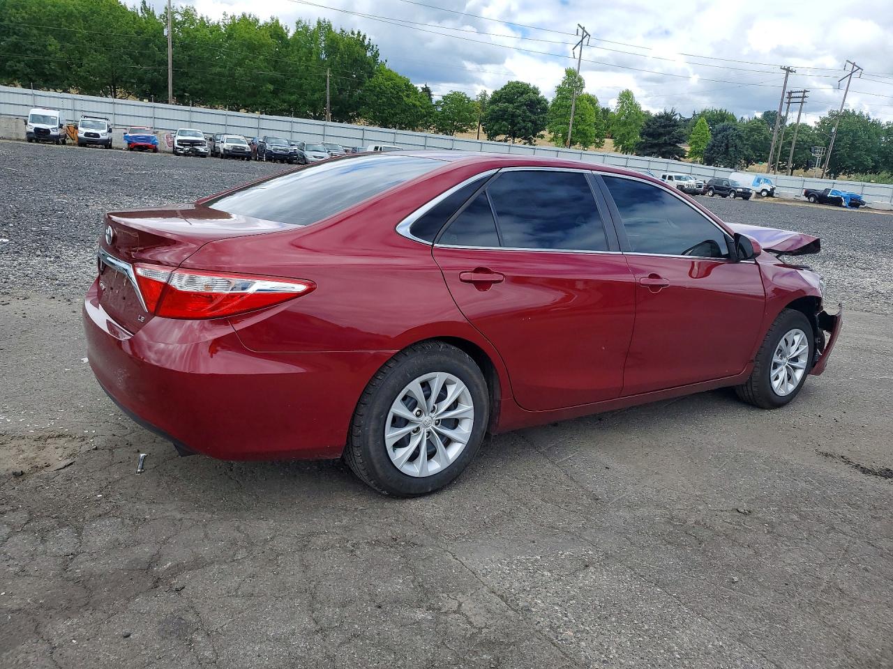 2016 TOYOTA CAMRY LE photo 3