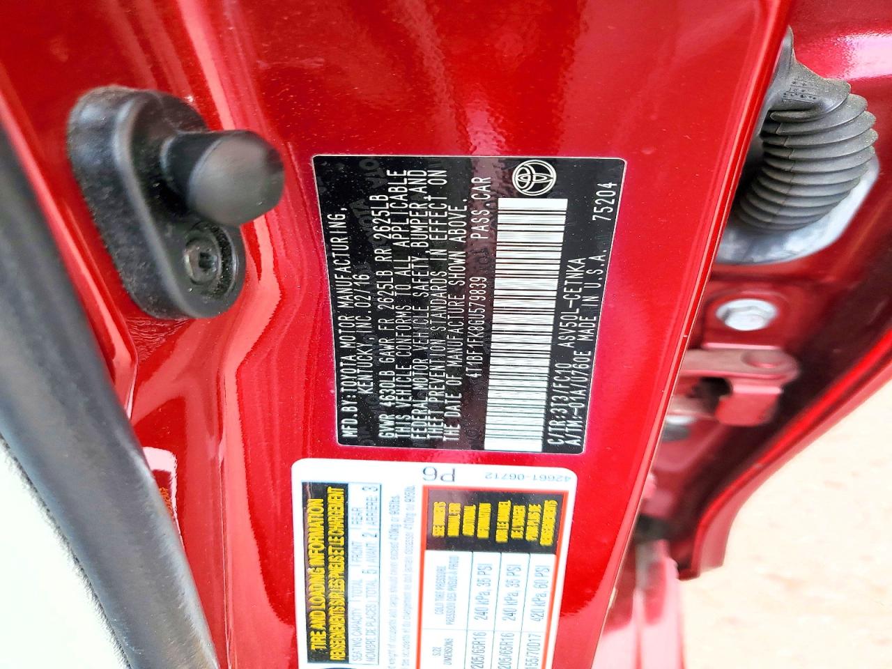 2016 TOYOTA CAMRY LE photo 12
