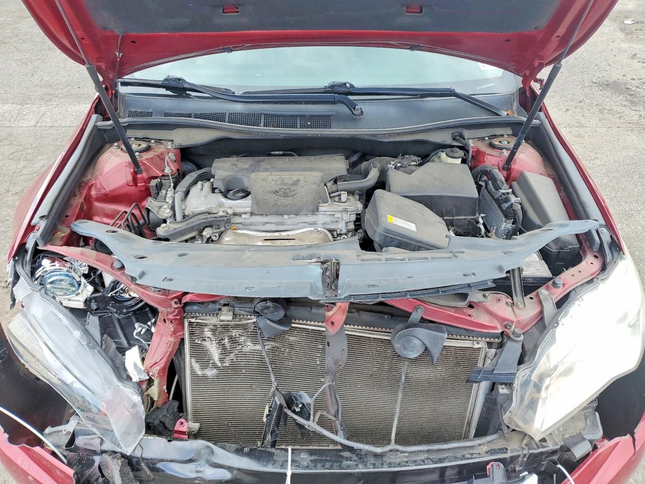 2016 TOYOTA CAMRY LE photo 11