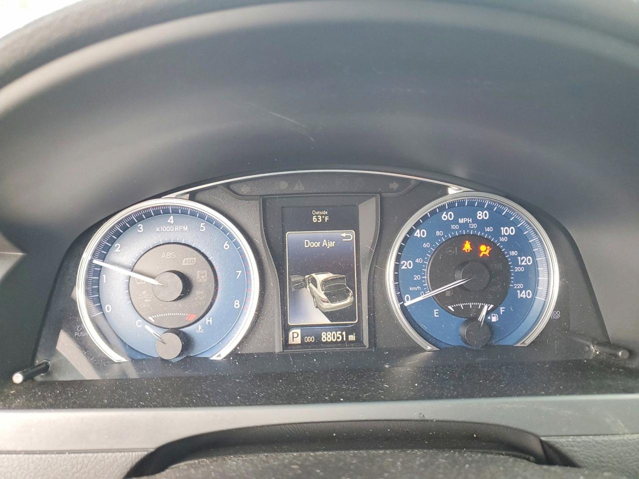 2016 TOYOTA CAMRY LE photo 9