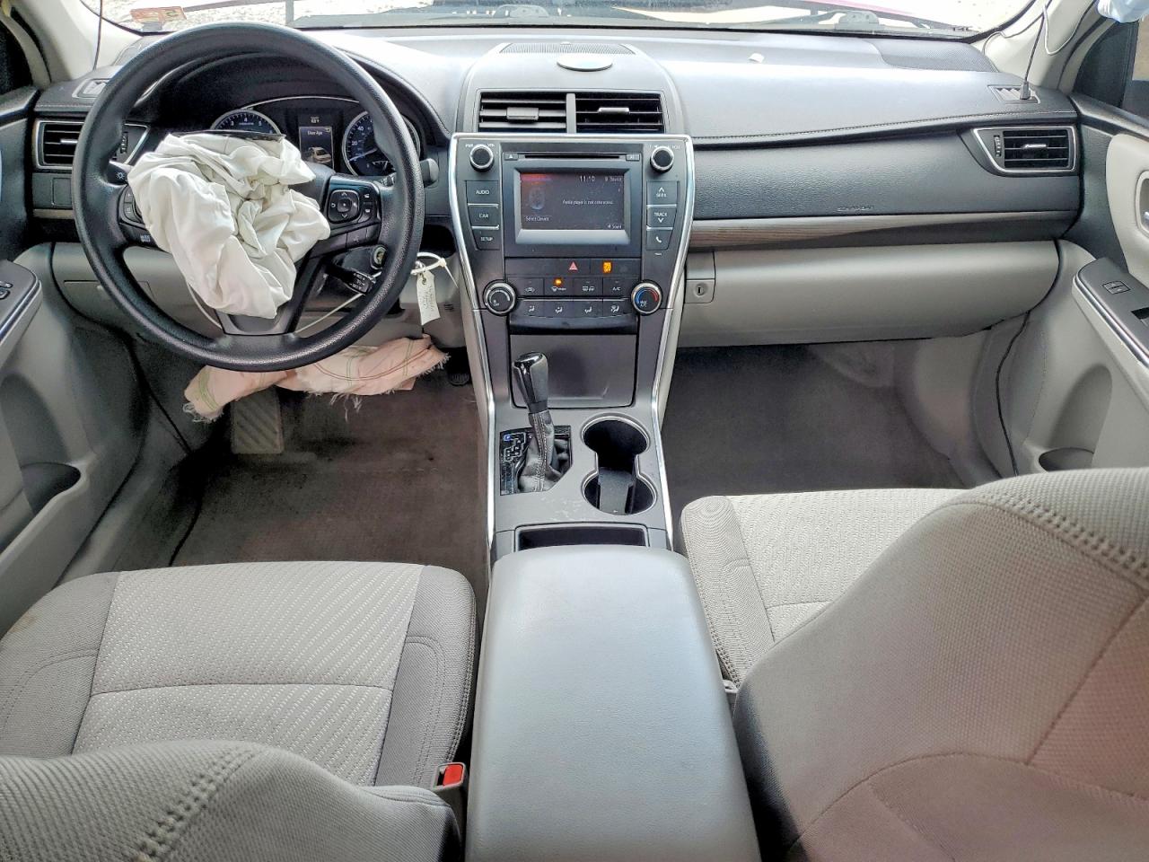 2016 TOYOTA CAMRY LE photo 8