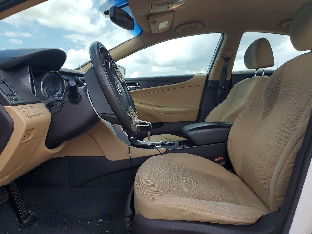 2011 HYUNDAI SONATA GLS photo 13