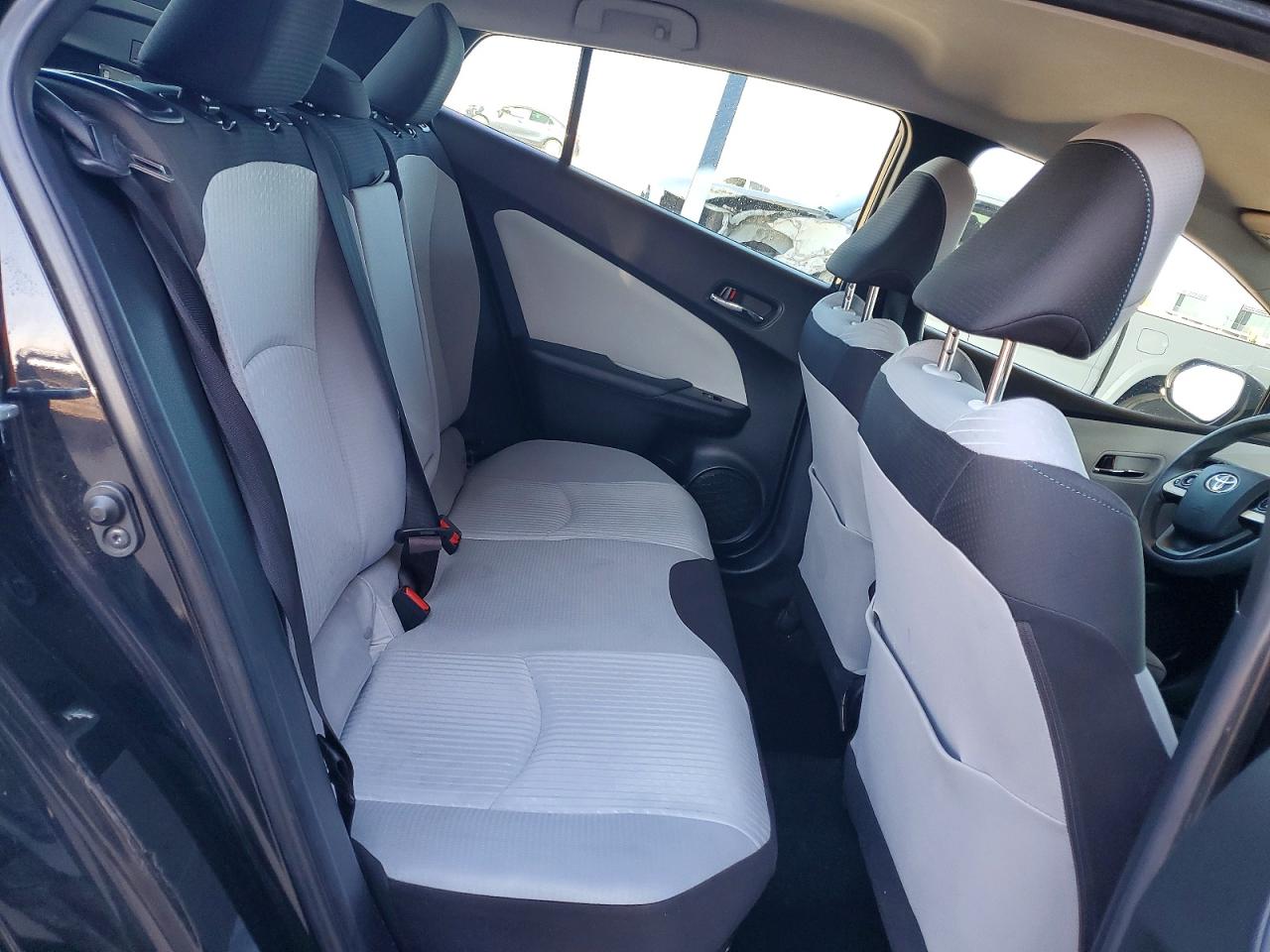 2016 TOYOTA PRIUS TWO photo 19