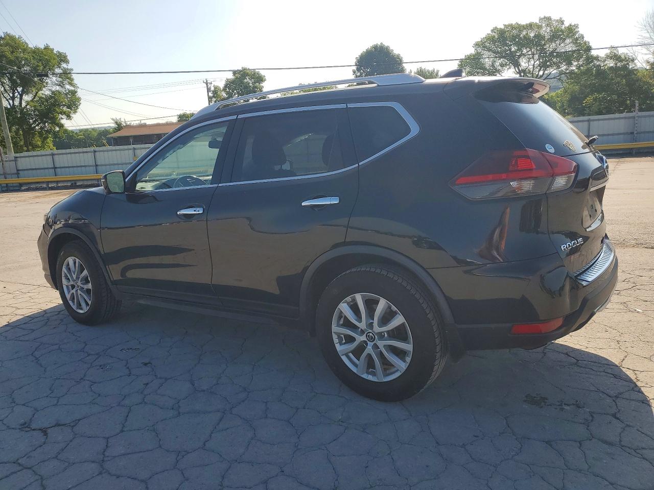 2018 NISSAN ROGUE SV photo 3