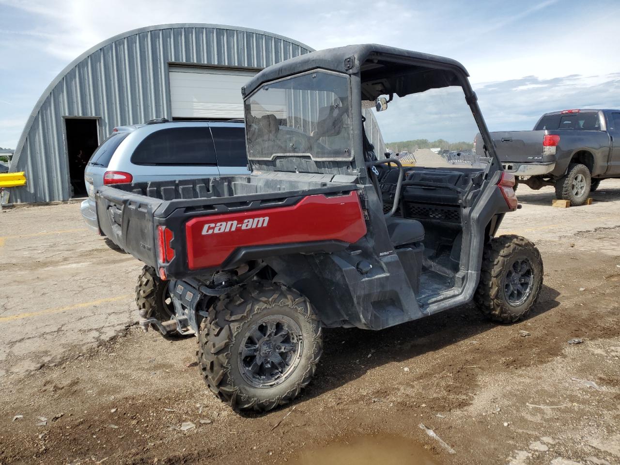 2024 CAN-AM DEFENDER photo 4