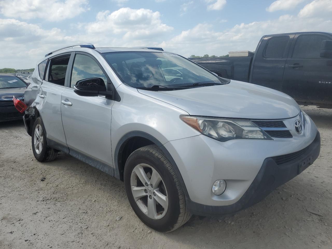 2013 TOYOTA RAV4 XLE photo 4