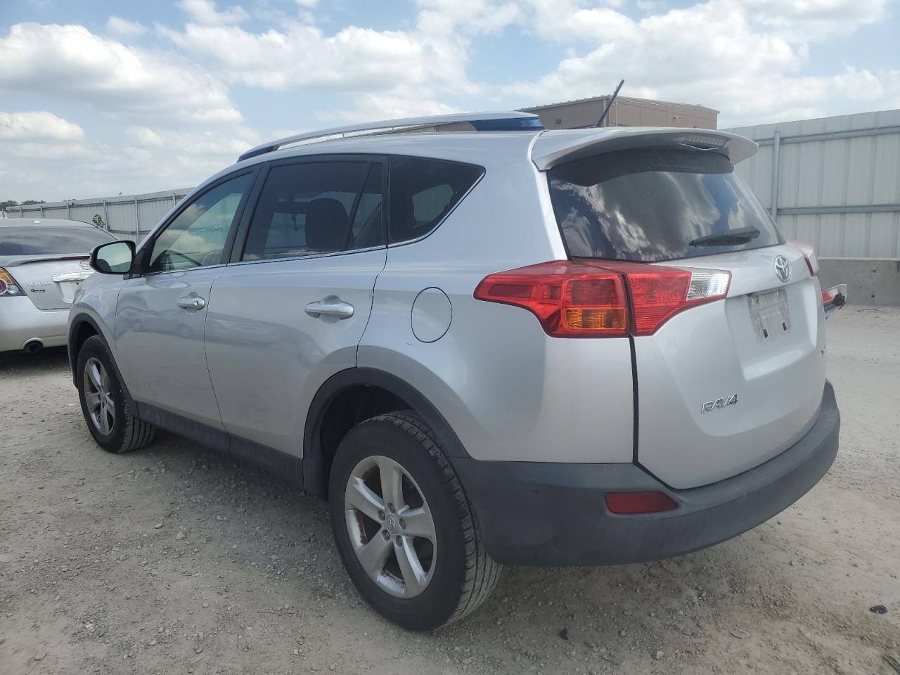 2013 TOYOTA RAV4 XLE photo 2