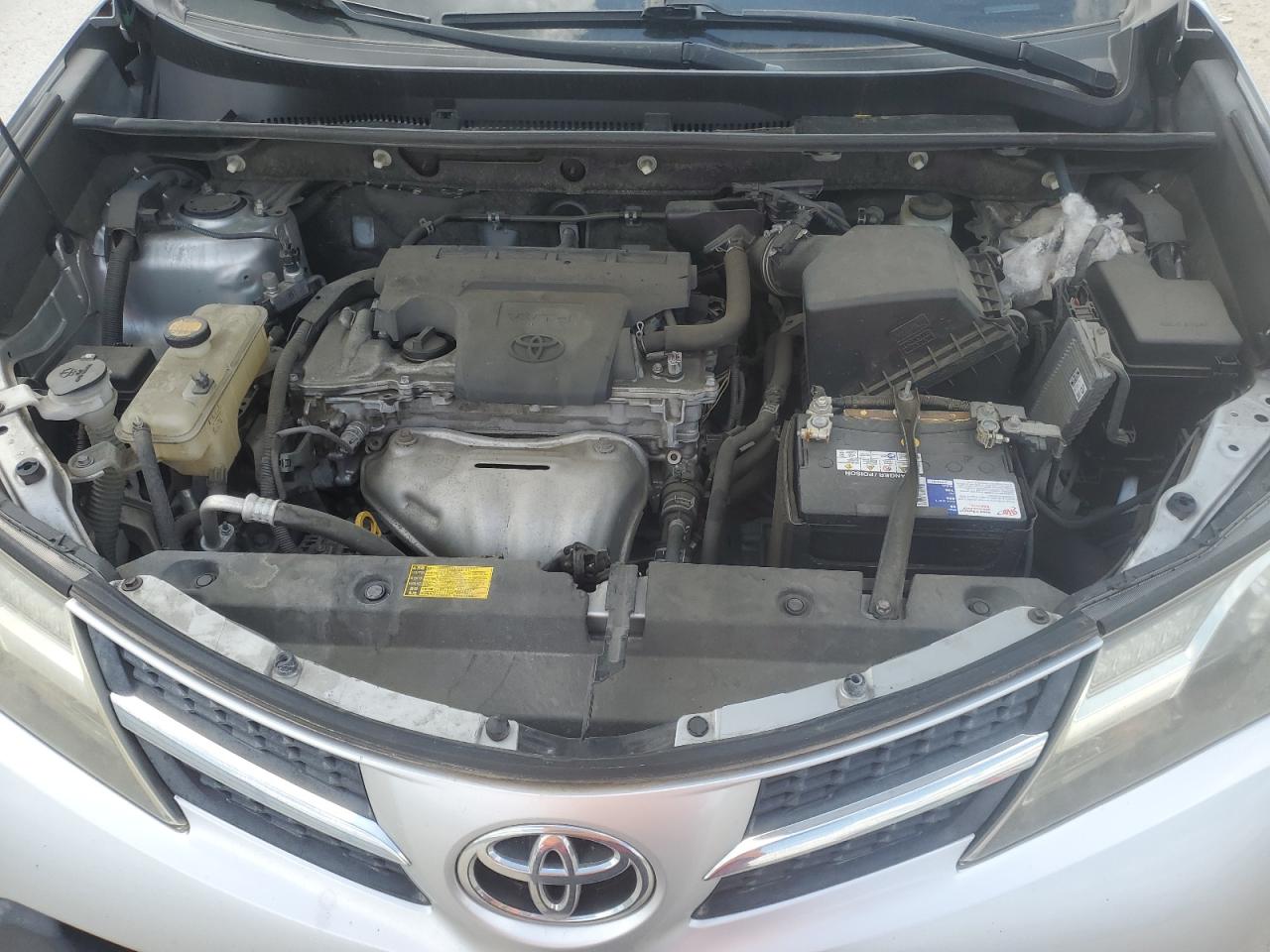 2013 TOYOTA RAV4 XLE photo 11