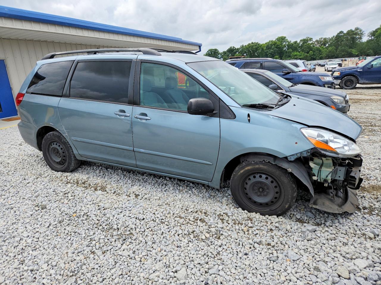 2006 TOYOTA SIENNA LE 8 PASSENGER photo 4