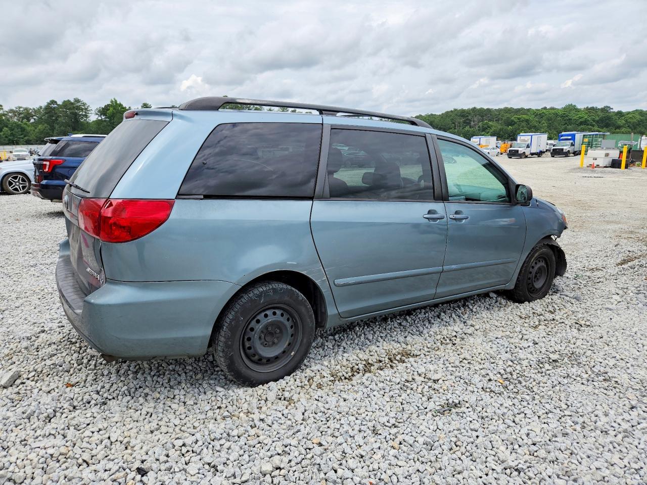 2006 TOYOTA SIENNA LE 8 PASSENGER photo 3
