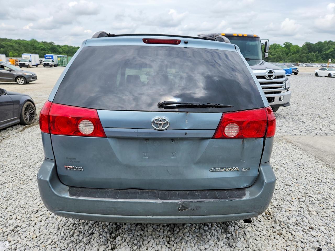 2006 TOYOTA SIENNA LE 8 PASSENGER photo 6