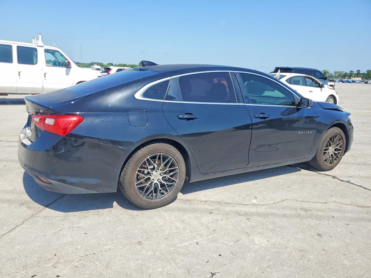 2017 CHEVROLET MALIBU LT photo 5