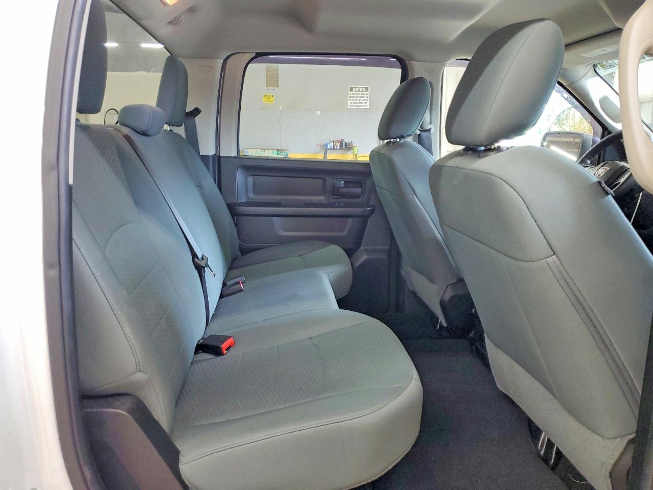 2015 RAM 1500 ST photo 19