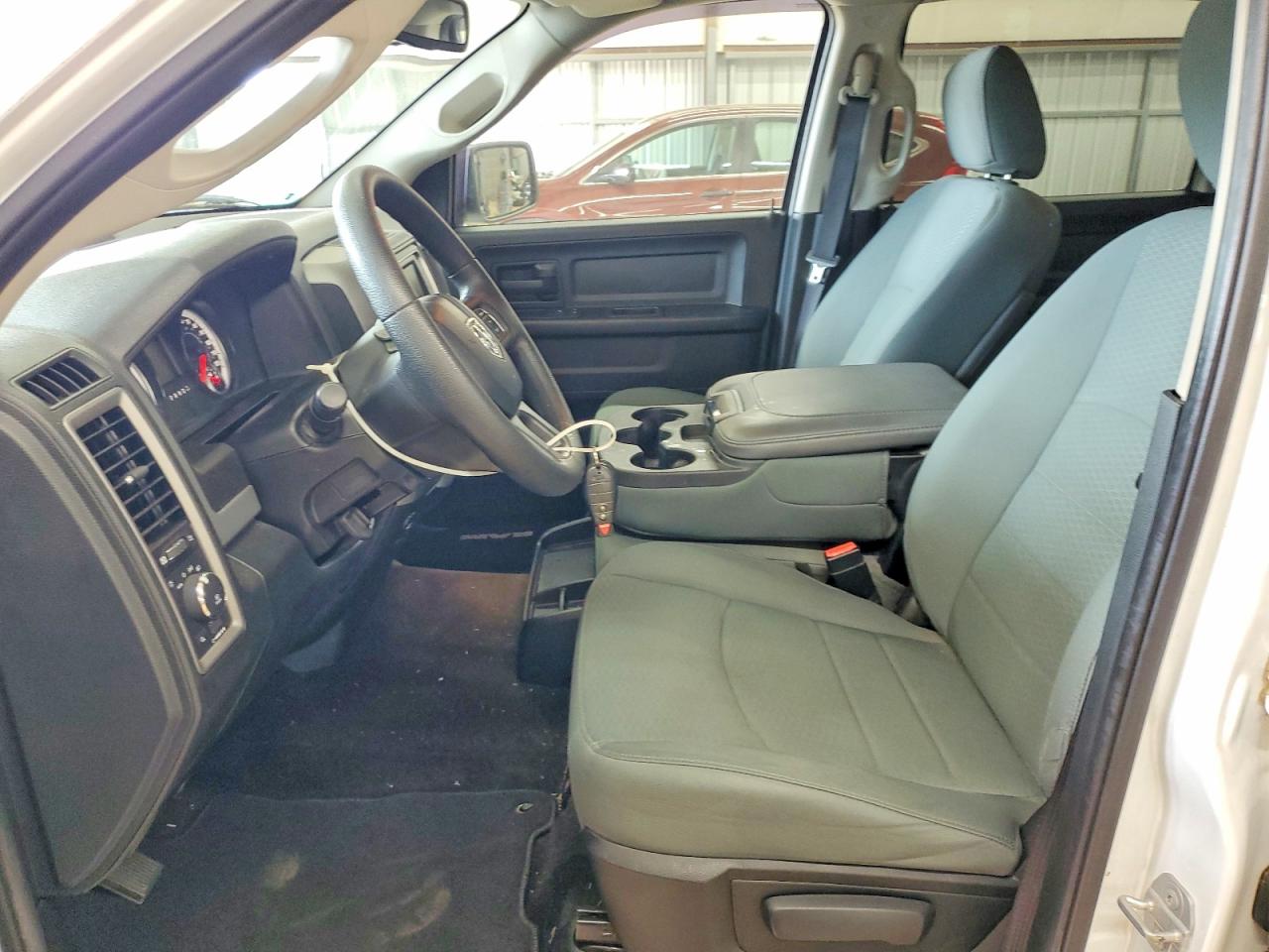 2015 RAM 1500 ST photo 13
