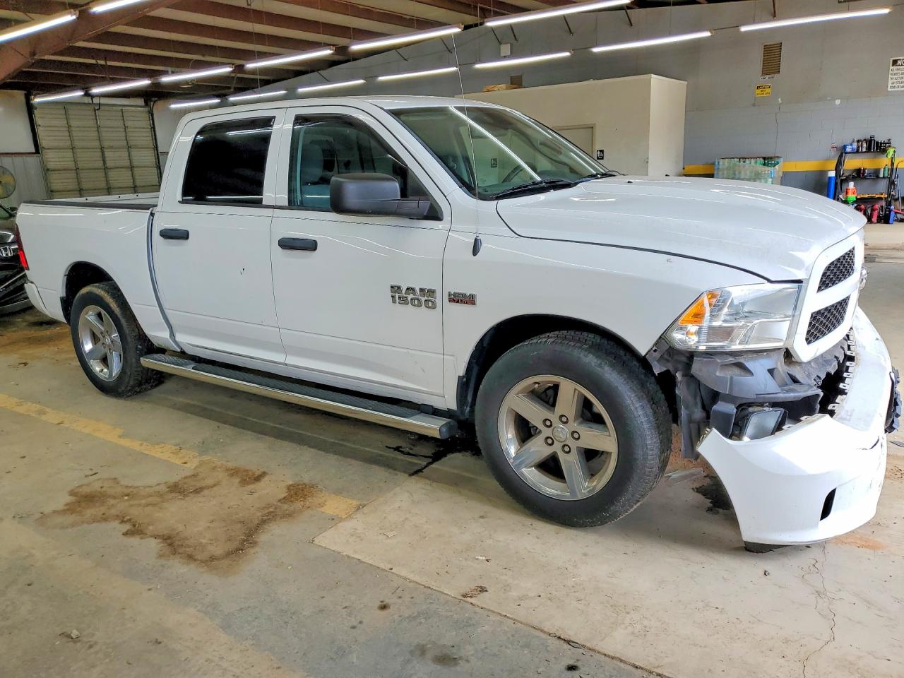 2015 RAM 1500 ST photo 7