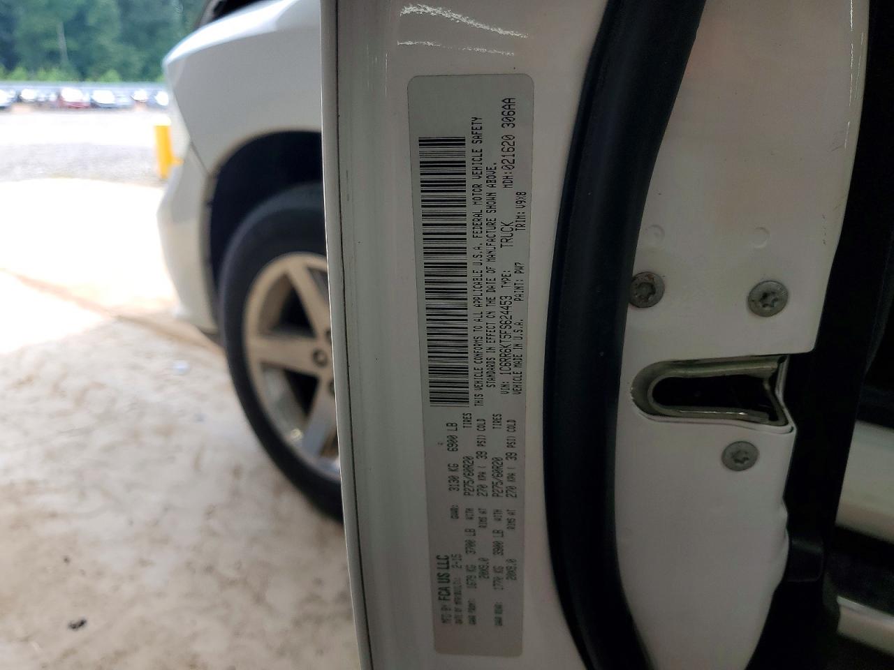 2015 RAM 1500 ST photo 23