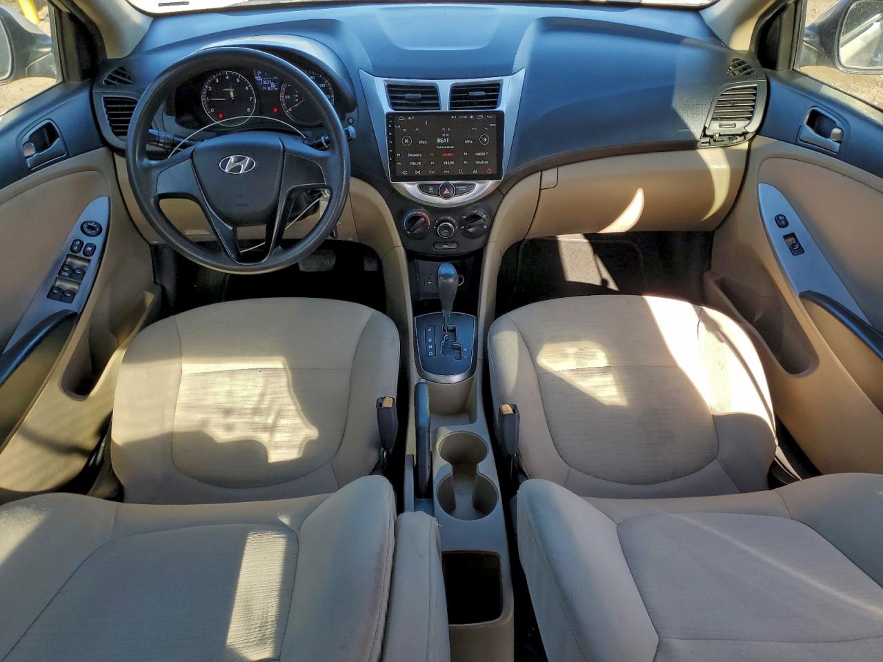 2016 HYUNDAI ACCENT SE photo 8