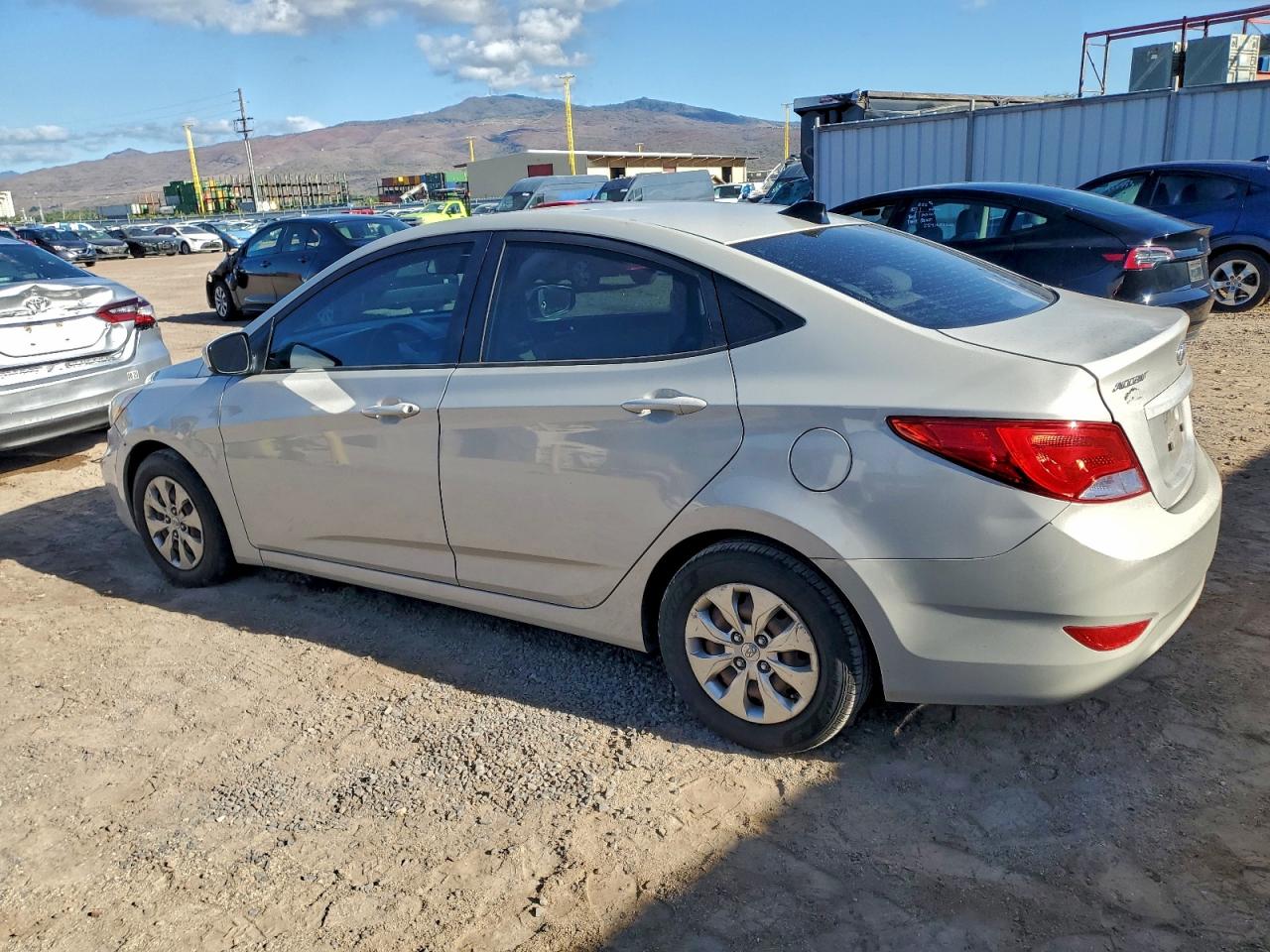 2016 HYUNDAI ACCENT SE photo 2