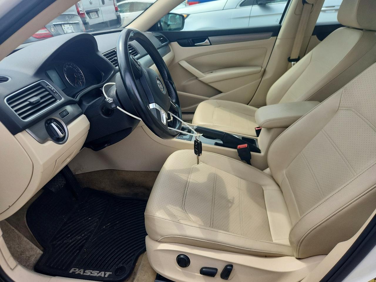 2015 VOLKSWAGEN PASSAT SE photo 19