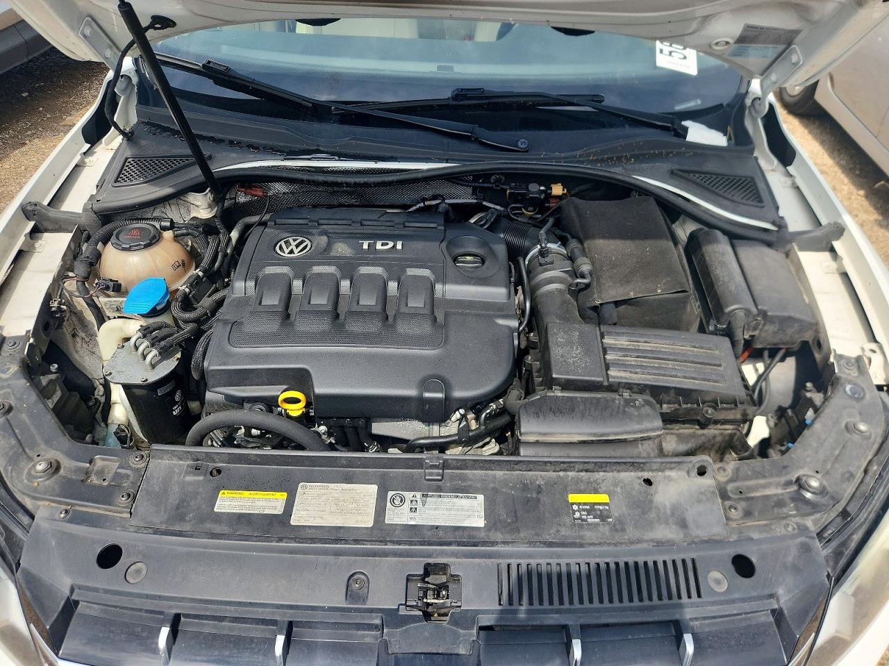 2015 VOLKSWAGEN PASSAT SE photo 31