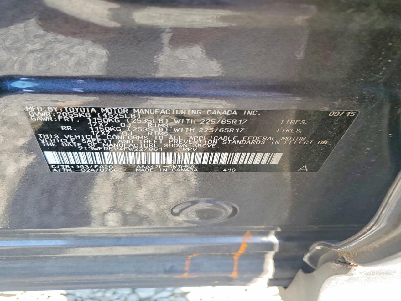 2015 TOYOTA RAV4 XLE photo 25