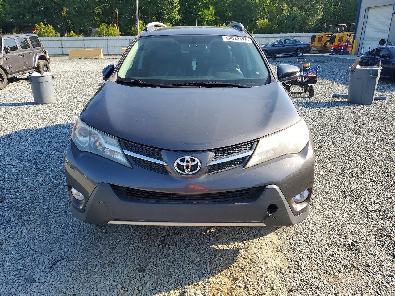 2015 TOYOTA RAV4 XLE photo 9