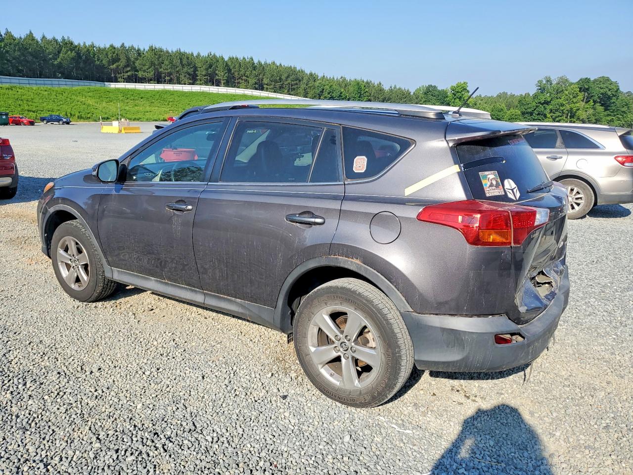 2015 TOYOTA RAV4 XLE photo 3